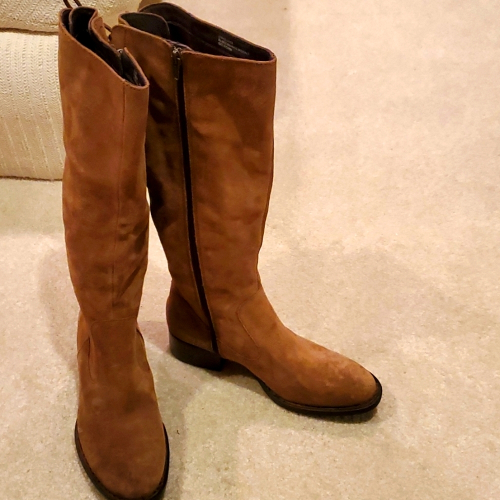 NWOT Born tall boots in brown suede